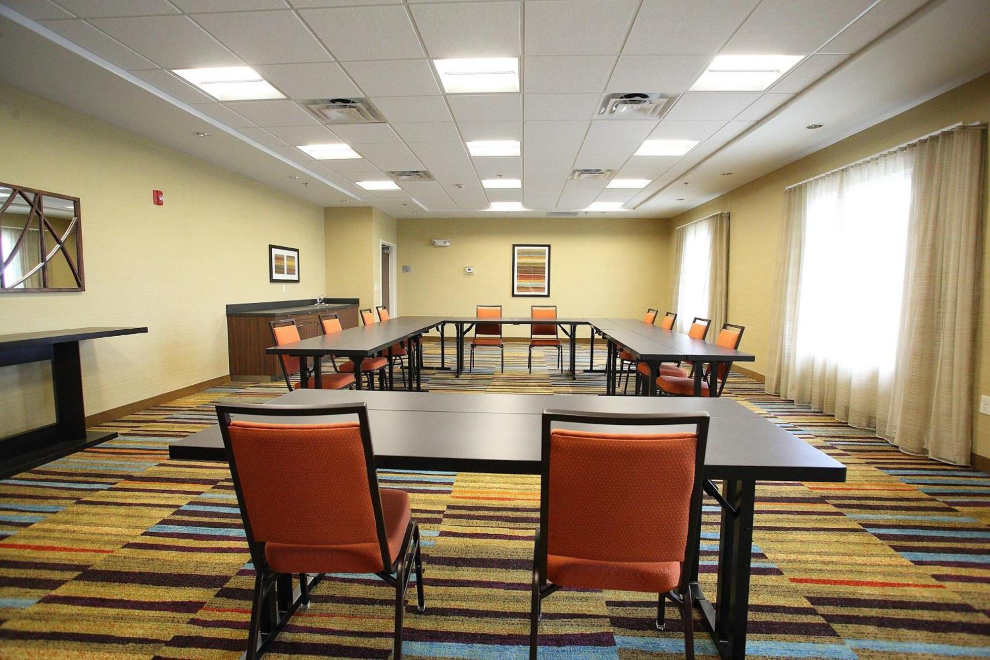 Fairfield Inn & Suites By Marriott East Grand Forks Экстерьер фото