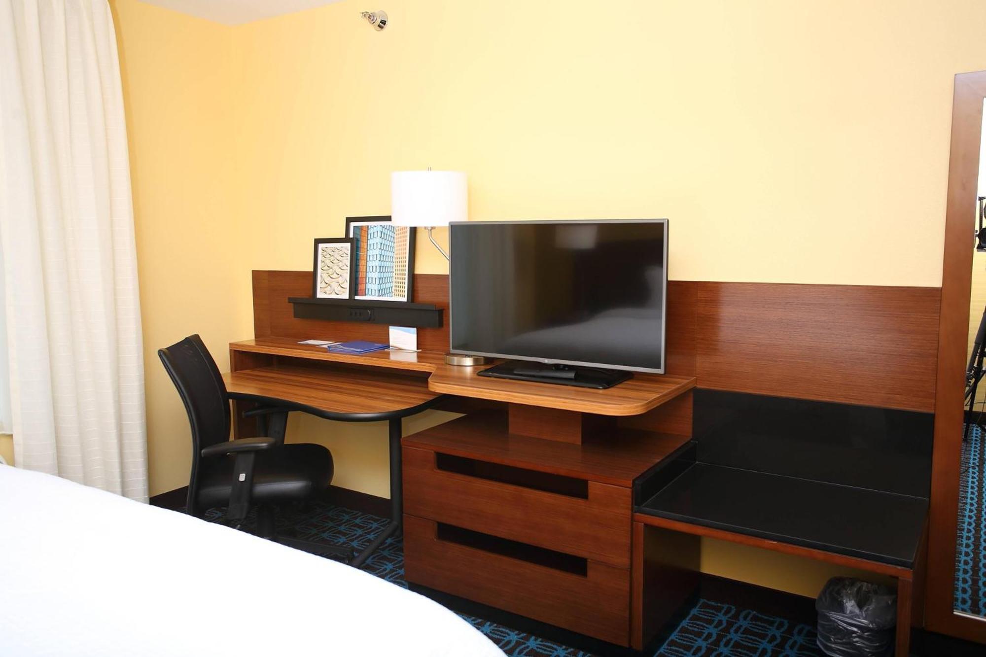 Fairfield Inn & Suites By Marriott East Grand Forks Экстерьер фото